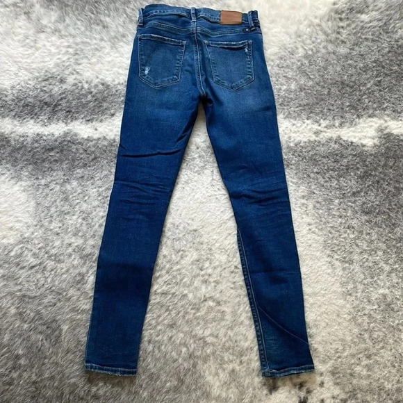 Lucky Brand Ripped  Jeans - Picture 8 of 13